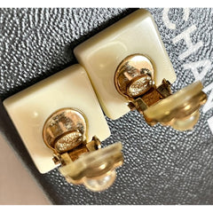 Vintage CHANEL ivory color square earrings with wooden CC mark. Rare must-have jewelry piece. Inlay artwork. Great vintage gift. 060118ya1