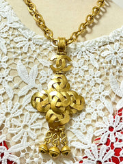 MINT. Vintage Chanel thick chain statement necklace with knot and CC mark pendant top and bells. Gorgeous masterpiece. 061224ac3