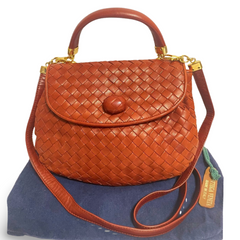 Vintage Bottega Veneta brown intrecciato, woven lambskin handbag with shoulder strap. 071004y1