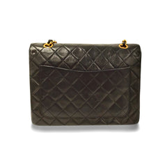 Vintage CHANEL black lambskin classic 2.55 double flap shoulder purse with golden chain straps. Make you even more chic. 061107k1ys