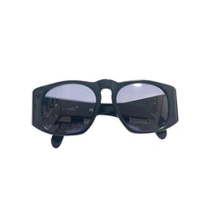 Vintage CHANEL black frame sunglasses with large CC motifs and matelasse at sides. Mod and chic eyewear you must get. 080915ys1