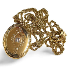 MINT. Vintage NINA RICCI golden chain necklace with logo engraved photo case top. Must have rare jewelry. 050917ya1