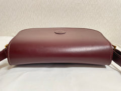 Vintage Cartier wine, bordeaux leather shoulder bag with embossed logo, purse from must de Cartier collection. Great daily bag. 070128ac3