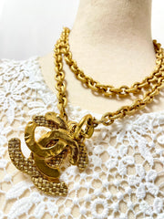 Vintage CHANEL heavy chain necklace with large and small woven design CC mark pendant top. Gorgeous masterpiece jewelry. 070107ac2