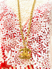 Vintage CHANEL heavy chain necklace with large and small woven design CC mark pendant top. Gorgeous masterpiece jewelry. 070107ac2