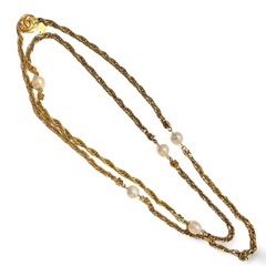 Vintage CHANEL long necklace with faux pearl and mini CC marks. Can be worn as double or as bracelet. Classic jewelry piece. 061217ac3