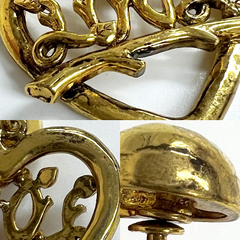 Vintage Moschino golden earrings with arabesque heart antique design. Mod and chic jewelry from Moschino. 060816y1