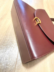 Vintage Cartier wine leather handbag with gold-tone closure. les must de cartier collection. Made in Italy. Classic and elegant. 080114tr4