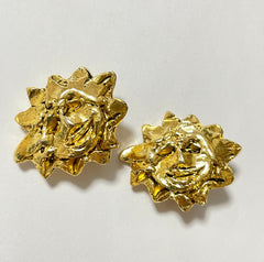 Vintage HERMES gold tone smiley sunshine face earrings. Fun and unique jewel piece from Bijouterie Fantaisie collection. 050903ya1