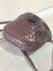 Vintage Bottega Veneta brown fisherman style intrecciato shoulder bag, mini purse. Unique piece you must have. 070218ys10