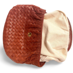 Vintage Bottega Veneta brown intrecciato, woven lambskin handbag with shoulder strap. 071004y1