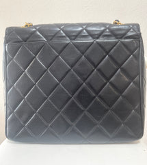 Vintage Chanel classic large black lambskin 2.55 square shape chain shoulder bag with golden large CC closure. Must have purse. 0404081