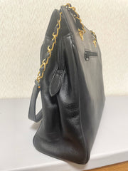 Vintage MOSCHINO black heart shape quilting lambskin tote bag with golden chains. Chic and functional purse. 070603ac1