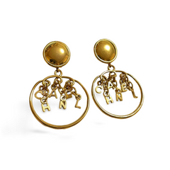 Vintage CHANEL golden round motif and logo letter dangling earrings. Rare and adorable jewelry for your collection. 060820ac2