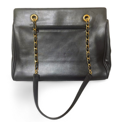 Vintage MOSCHINO black heart shape quilting lambskin tote bag with golden chains. Chic and functional purse. 070603ac1
