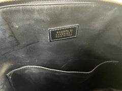 Vintage Roberta di Camerino black leather mini bolide bag with a gold tone logo charm. Classic piece for any occasion. 051227