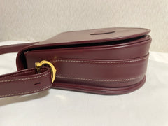 Vintage Cartier wine, bordeaux leather shoulder bag with embossed logo, purse from must de Cartier collection. Great daily bag. 070128ac3