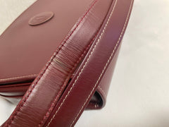 Vintage Cartier wine, bordeaux leather shoulder bag with embossed logo, purse from must de Cartier collection. Great daily bag. 070128ac3