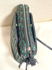 Vintage Bottega Veneta intrecciato navy and green woven lamb leather shoulder bag. 070203ys1
