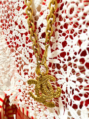 Vintage CHANEL heavy chain necklace with large and small woven design CC mark pendant top. Gorgeous masterpiece jewelry. 070107ac2