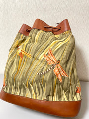 Vintage Salvatore Ferragamo bird and dragonfly print brown leather hobo shoulder bag with drawstrings. Tropical bag. 070520ac5