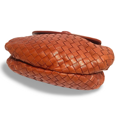 Vintage Bottega Veneta brown intrecciato, woven lambskin handbag with shoulder strap. 071004y1