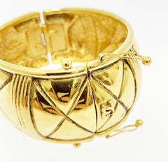 Vintage Chanel golden matelasse bangle with mini CC mark. Must have gorgeous jewelry. Cuff style. 041203ya2