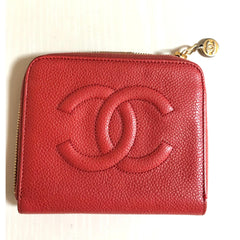 Vintage CHANEL red caviar skin round zipper wallet with CC stitch mark.  Best vintage gift. 0502061