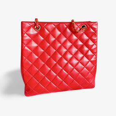 Vintage CHANEL red lambskin square shoulder bag with gold tone chain straps and gold CC. Paris limited edition. Classic purse. 060719ys