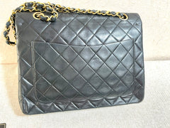 Vintage CHANEL black lambskin classic 2.55 double flap shoulder purse with golden chain straps. Make you even more chic. 061203ac1