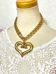 Vintage Nina Ricci large chain necklace with large heart pendant top. 050919ya1