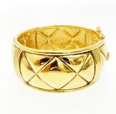 Vintage Chanel golden matelasse bangle with mini CC mark. Must have gorgeous jewelry. Cuff style. 041203ya2
