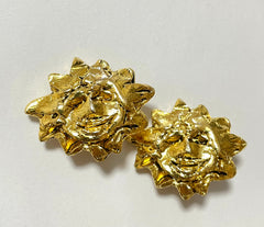 Vintage HERMES gold tone smiley sunshine face earrings. Fun and unique jewel piece from Bijouterie Fantaisie collection. 050903ya1