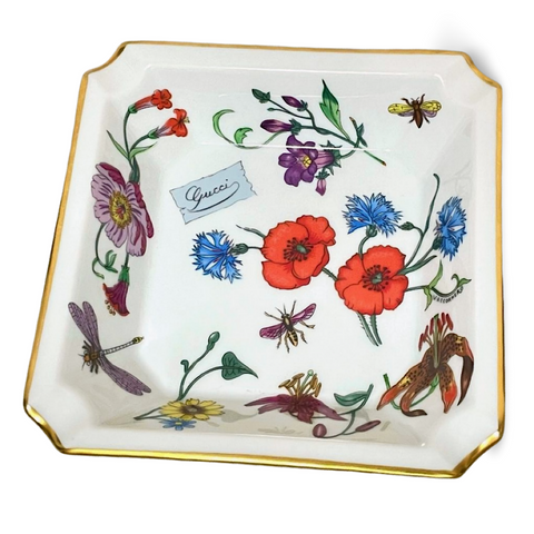 1980's vintage Gucci ceramic flower and insects ashtray, middle size. Gucci and BERNARDAUD LIMOGES. Accornero collection. 070301y1b