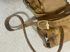 Vintage FENDI tan brown leather bucket hobo shoulder bag with croc embossed enamel leather trimmings and a golden logo charm. Unisex. 060711