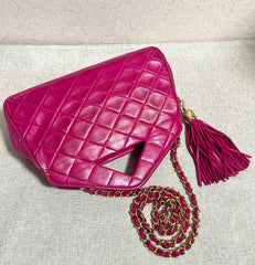 Vintage CHANEL pink lamb leather chain shoulder bag with fringe. Rare triangle handle handbag. Must have purse. 070225ac6