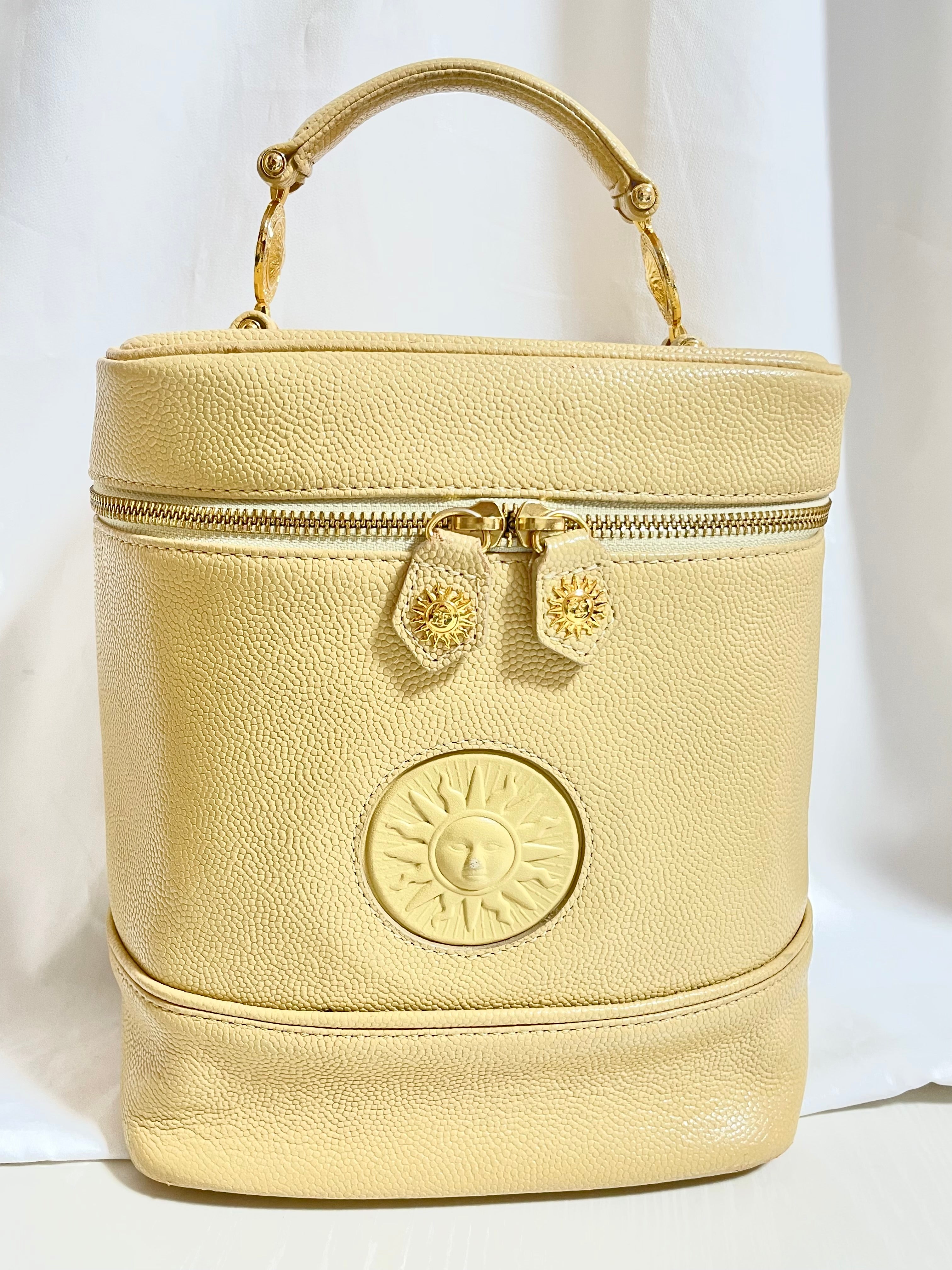Vintage Gianni Versace cream yellow vanity large purse with golden logo charms. Perfect gift idea. Lady Gaga style. 041205ac2