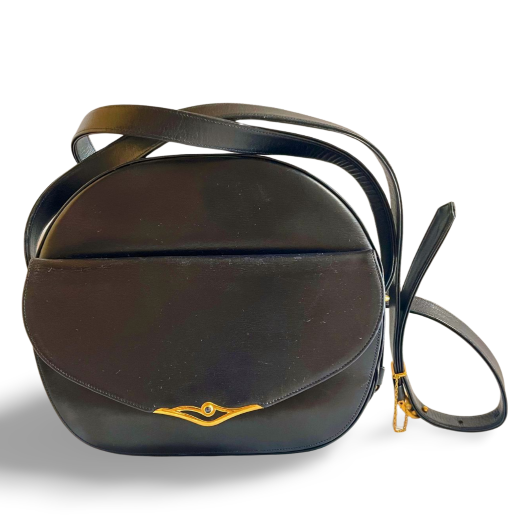 Vintage Cartier navy oval shape shoulder bag with blue stone and golden frame flap. Classic purse from Sapphire line. 050919ac1