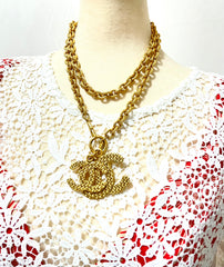 Vintage CHANEL heavy chain necklace with large and small woven design CC mark pendant top. Gorgeous masterpiece jewelry. 070107ac2