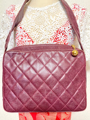 Vintage CHANEL wine caviar leather messenger large, jumbo shoulder bag with golden CC ball charm. Classic purse for daily use. 060922ys