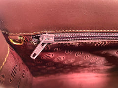 Vintage Cartier wine leather handbag with gold-tone closure. les must de cartier collection. Made in Italy. Classic and elegant. 080114tr4