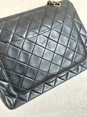 Vintage CHANEL black lambskin classic 2.55 double flap shoulder purse with golden chain straps. Make you even more chic. 061203ac1