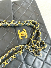 Vintage CHANEL black lambskin classic 2.55 double flap shoulder purse with golden chain straps. Make you even more chic. 061203ac1
