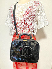 Vintage CHANEL Black Patent Enamel Vanity Bag — Lunchbox Shape Shoulder Bag with Large CC Stitch Motif — 080116re1