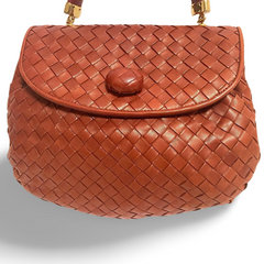 Vintage Bottega Veneta brown intrecciato, woven lambskin handbag with shoulder strap. 071004y1