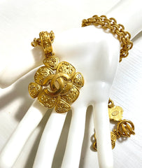 MINT. Vintage CHANEL chain necklace with large arabesque petal flower pendant top and CC mark. Gorgeous masterpiece jewelry. 050510ra4