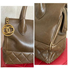 Vintage CHANEL Brown Lambskin Matelassé Tote Bag | Large Gold CC Charm | Classic Daily Handbag | Made in Italy | 050630