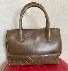 Vintage CHANEL Brown Lambskin Matelassé Tote Bag | Large Gold CC Charm | Classic Daily Handbag | Made in Italy | 050630