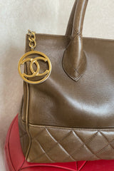 Vintage CHANEL Brown Lambskin Matelassé Tote Bag | Large Gold CC Charm | Classic Daily Handbag | Made in Italy | 050630