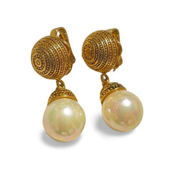 Vintage Nina Ricci golden and white faux pearl dangling earrings. Classic and beautiful jewelry piece. 060421ya